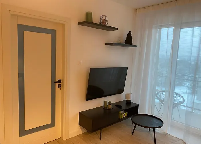 Apartment Sonata, Mazury,